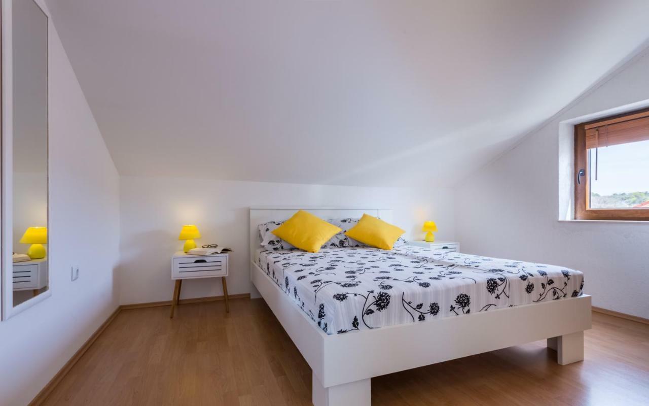 Apartment Deni Đảo Krk Ngoại thất bức ảnh