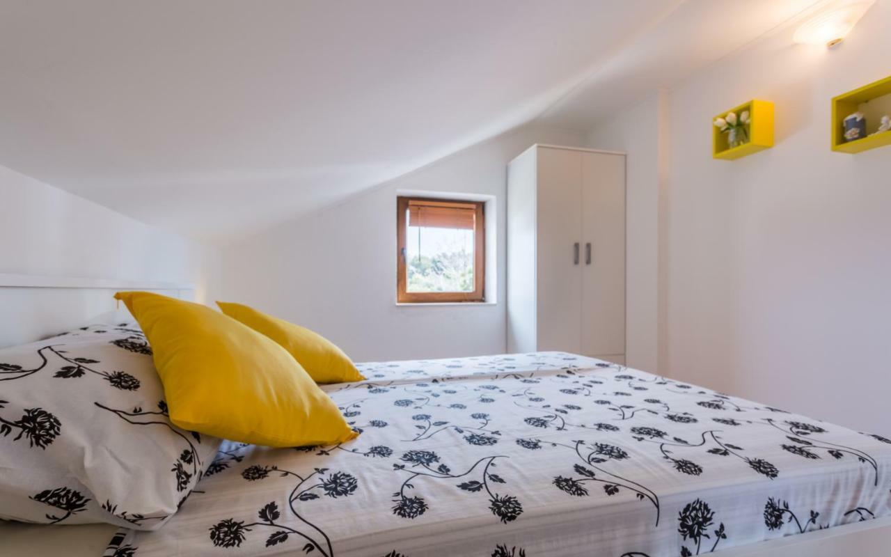 Apartment Deni Đảo Krk Ngoại thất bức ảnh